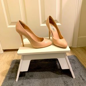 Steve Madden Nude Pumps